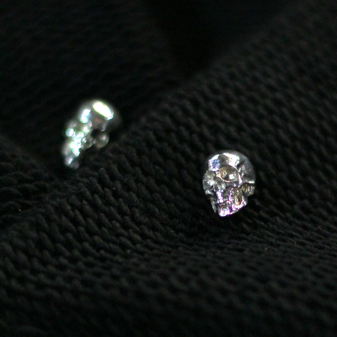 CONTROLLED SUBSTANCE .925 SILVER SKULL ACCESSORIES/EARRINGS HOODIE